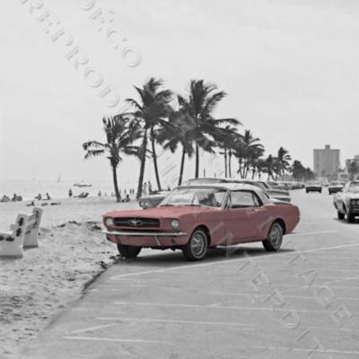 Mustang rouge deco garage vintage 